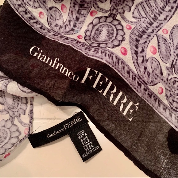 Gianfranco Ferre silk scarf - Picture 2 of 4